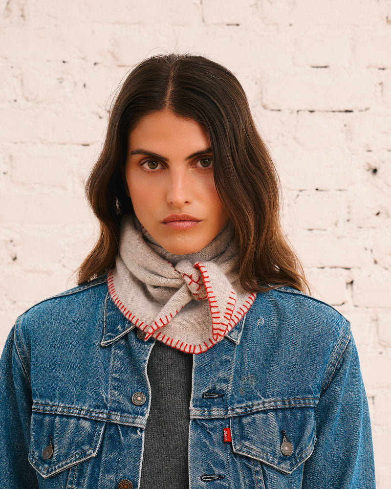 Merci - Martine Bicolored Cashmere Bandana - Gray & Red