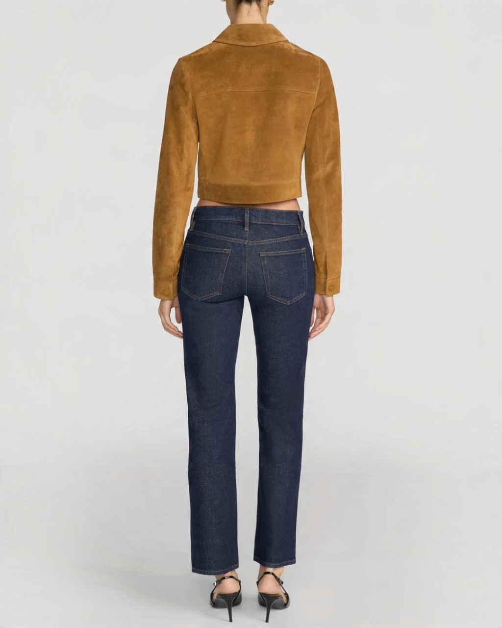 Vue arrière du jean The Cigarette de Merci Paris par Frame en denim bleu brut, coupe droite ajustée