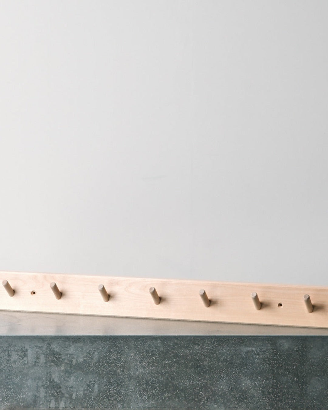 Iris Hantverk - Wooden Hook Rack - 7 Hooks