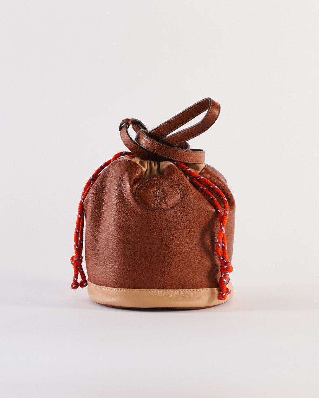 Au Vieux Campeur - Congés Payés - Sac Grimpeur En Cuir - Camel & Beige