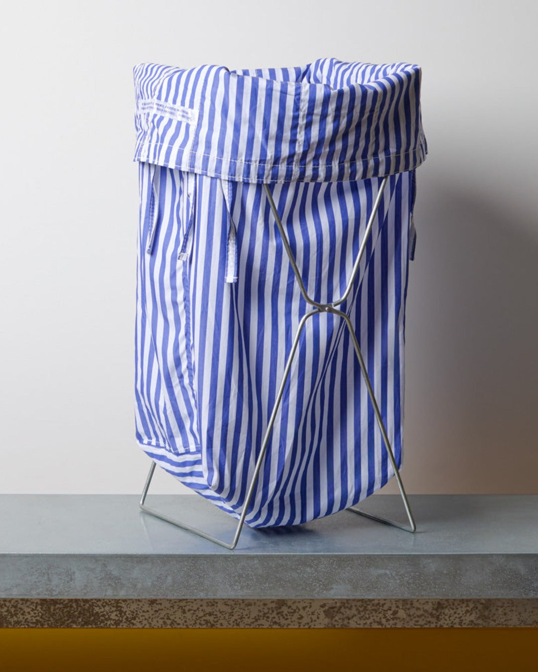 Puebco - Panier À Linge - Rayures Bleues