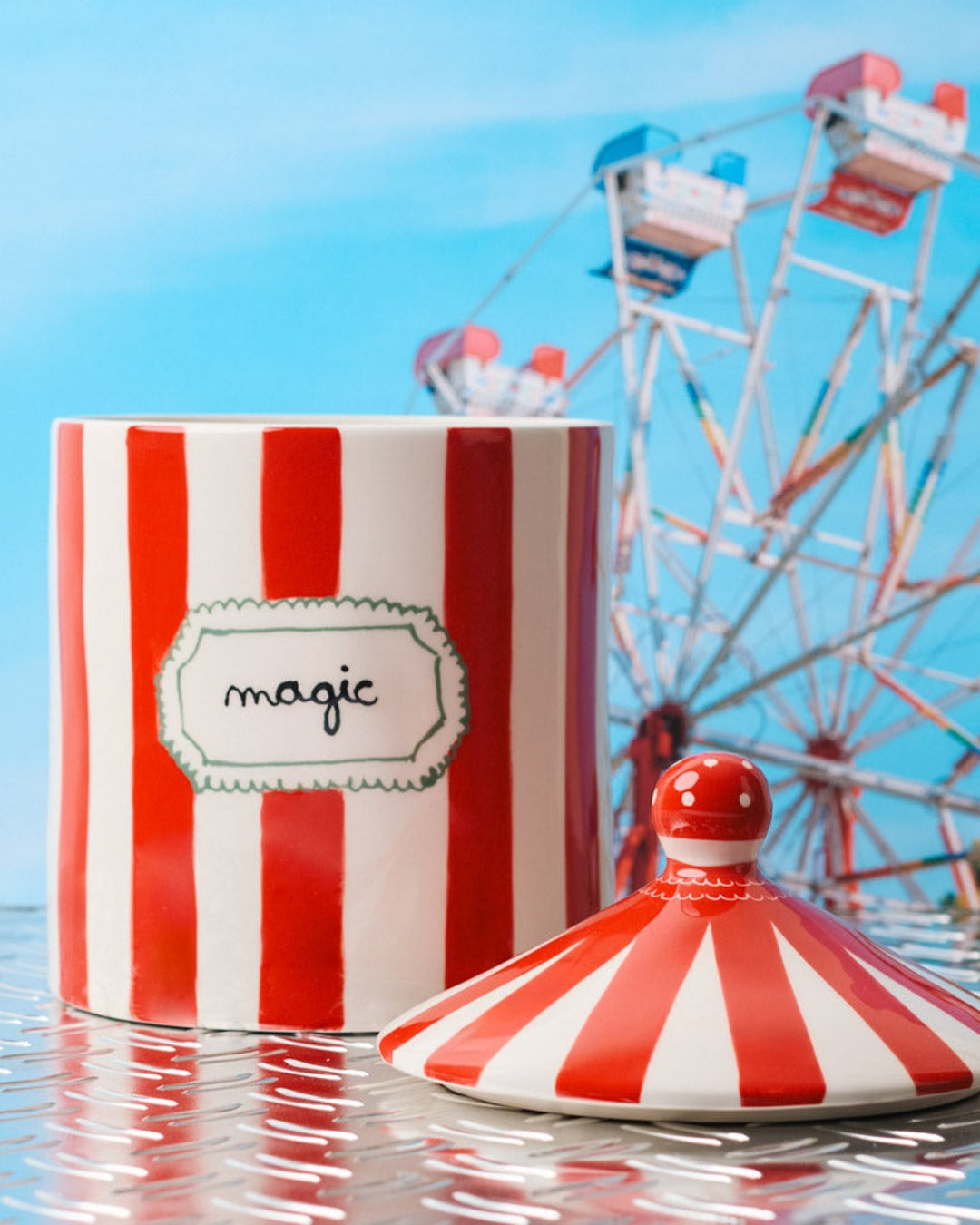 Laetitia Rouget - Box - Magical Red Big Top