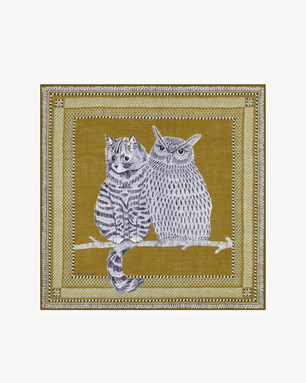 Carré en laine Merci Paris Inoui Editions kaki avec motif illustré de chat et de chouette sur une branche