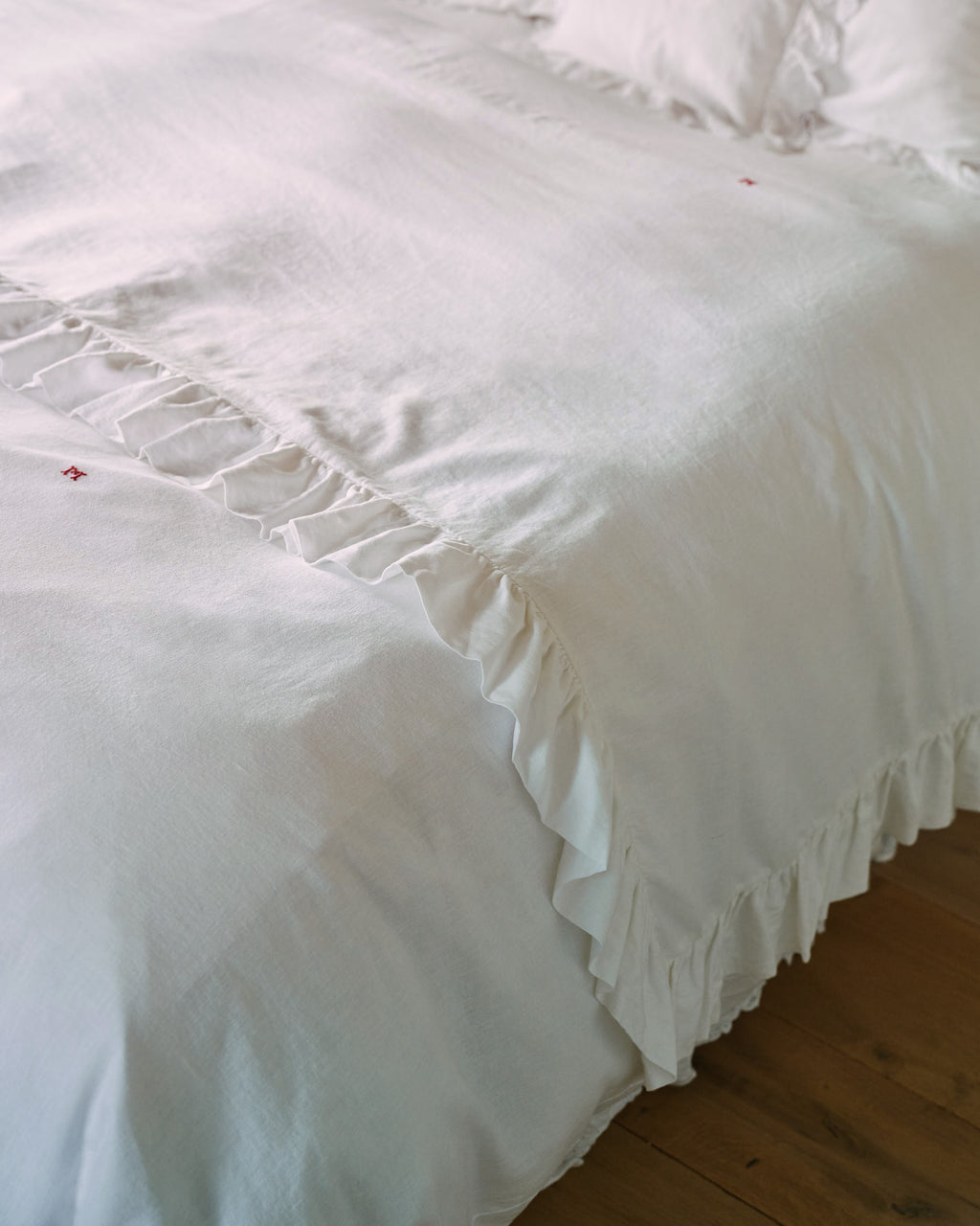 Merci - Embroidered Linen Bedding Set - 01 Ruché