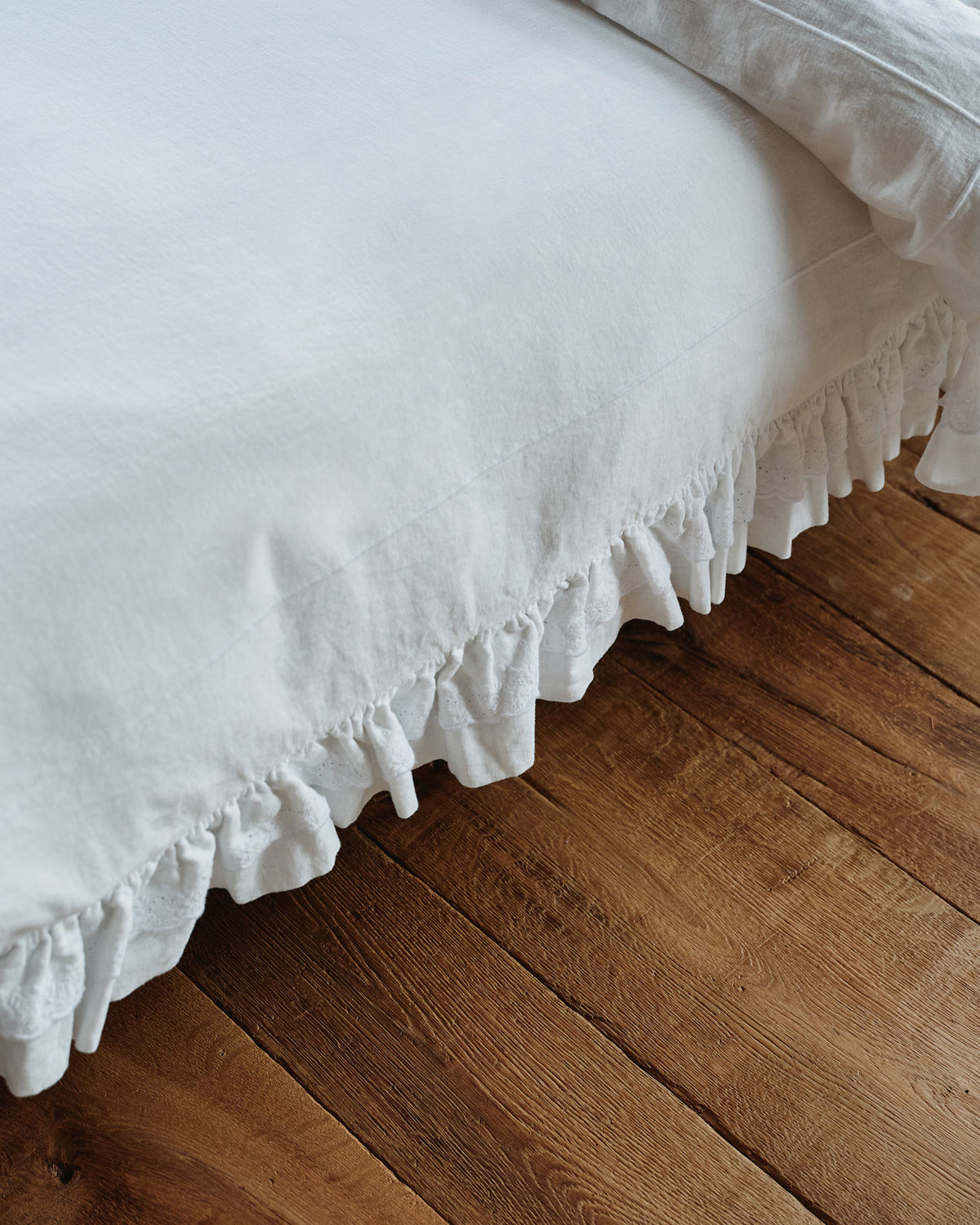 Merci - Embroidered Linen Bedding Set - 02 Oeillet
