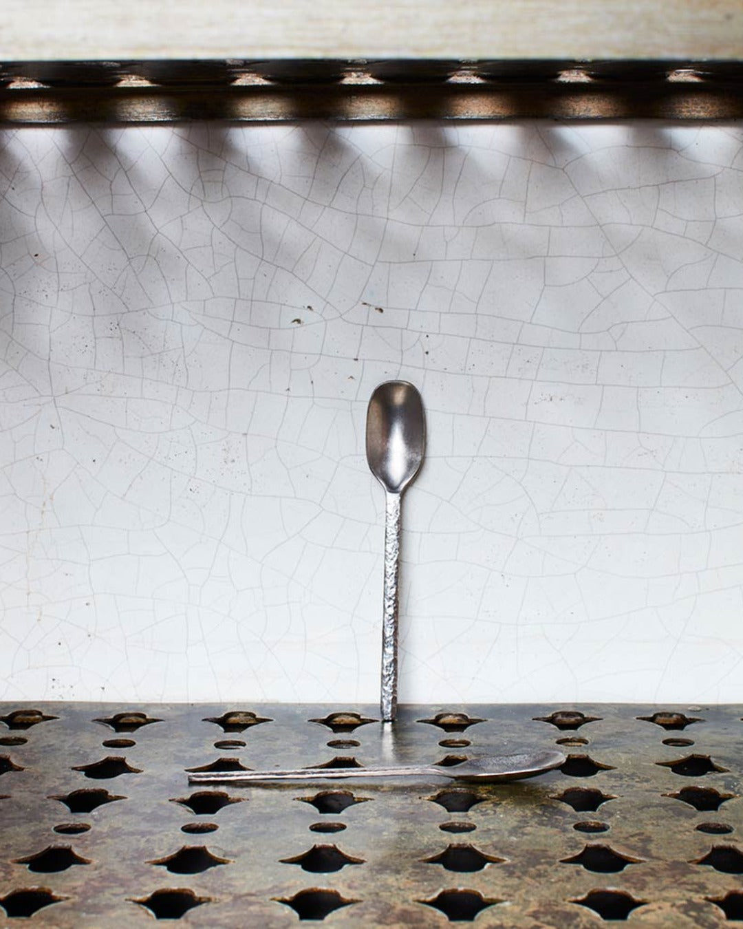 Serax - Cuillère En Métal Martelé Stonewash La Nouvelle Table