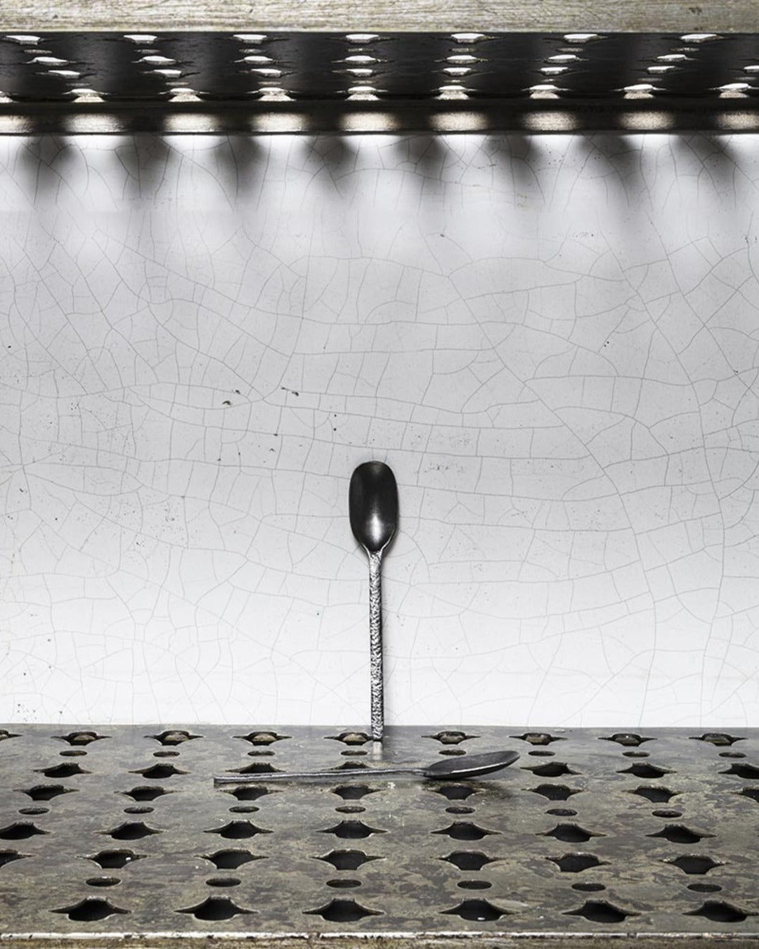 Serax - Cuillère En Métal Martelé La Nouvelle Table - Anthracite