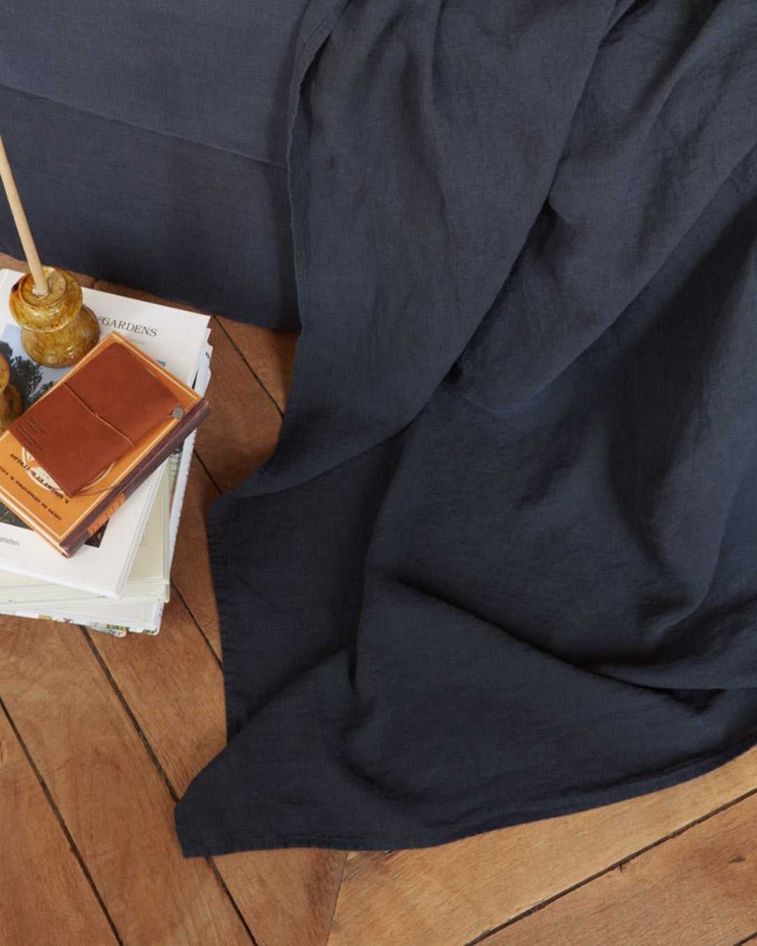 Merci - Washed linen flat sheet - Ink Blue