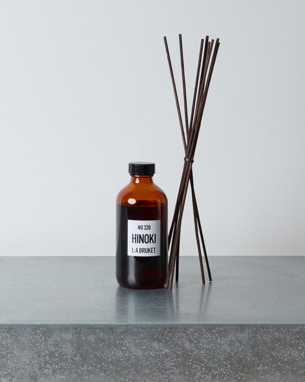 L:A Bruket - La Bruket room diffuser - N°204 Hinoki