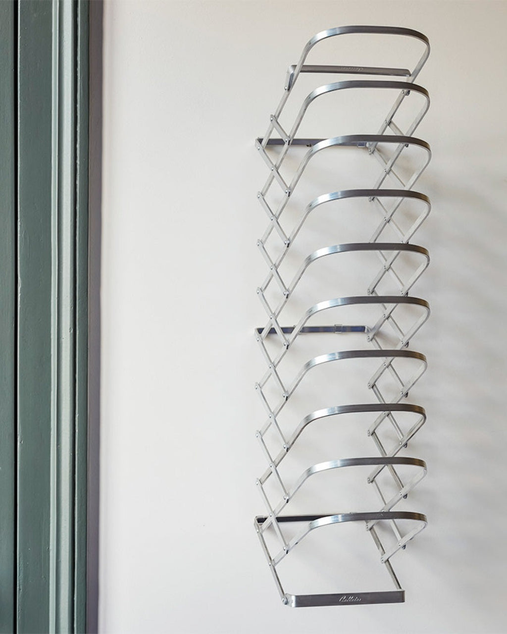 Radius Design - 10 compartment zig zag magazine holder
