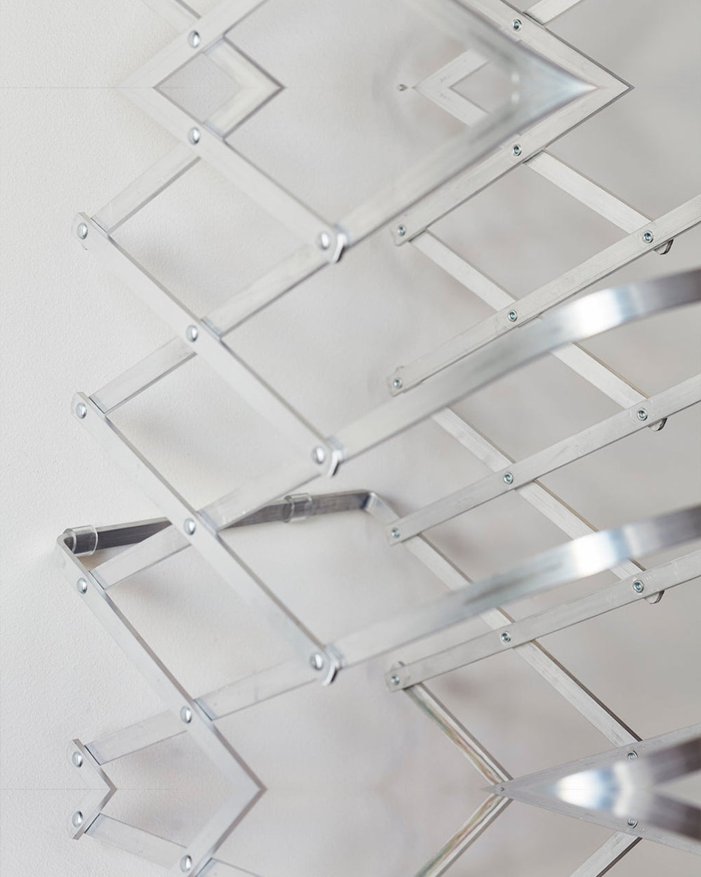 Radius Design - 10 compartment zig zag magazine holder