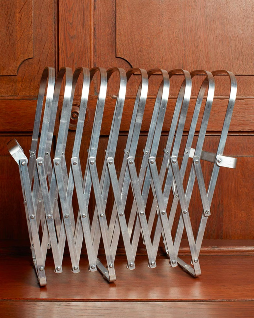 Radius Design - 10 compartment zig zag magazine holder