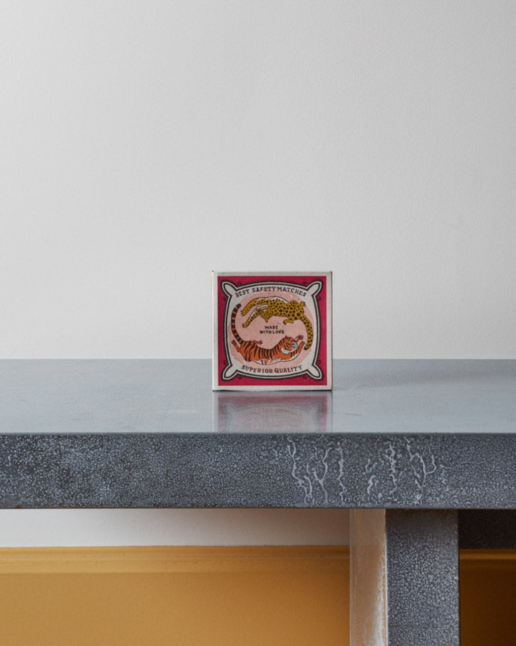 Archivist - Box of 150 large matches - Tiger Leopard