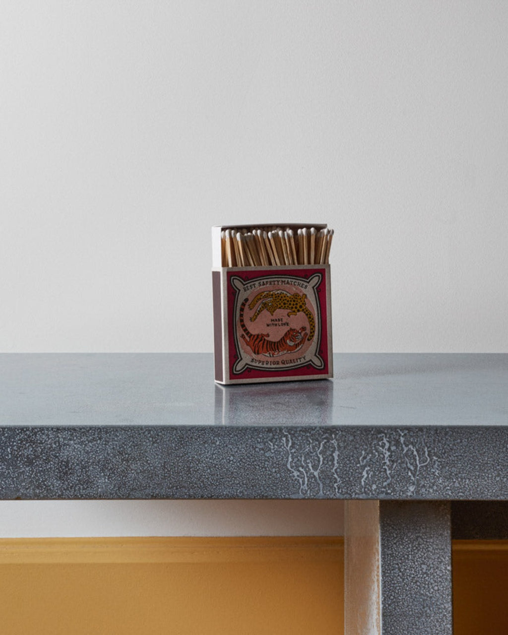 Archivist - Box of 150 large matches - Tiger Leopard