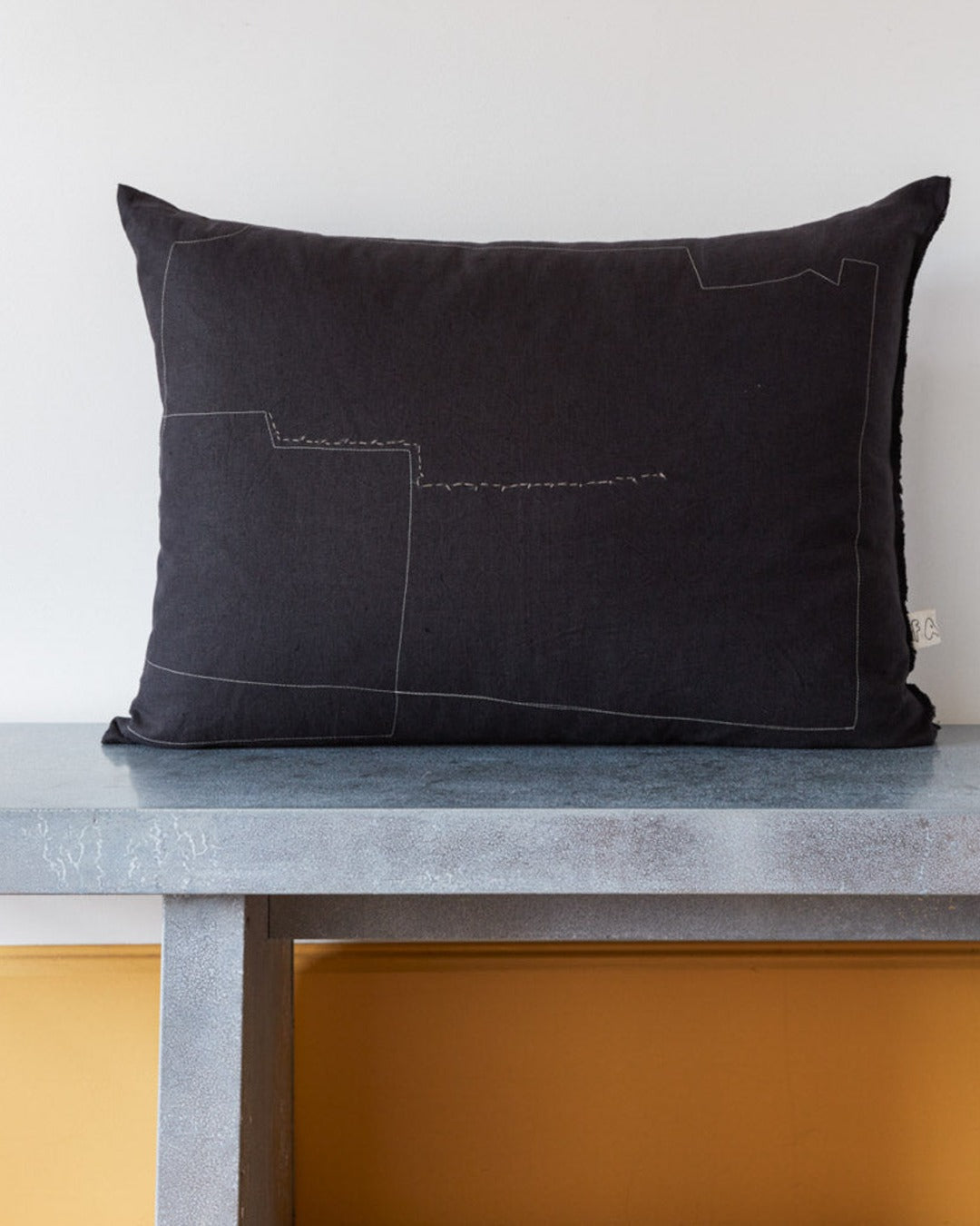 Fant Projects - Friend cushion - Black