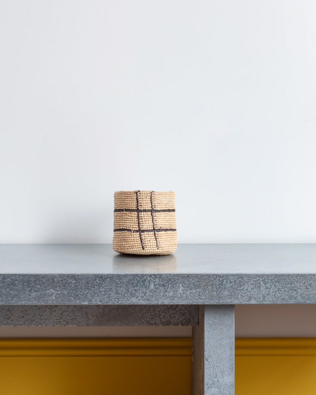 Domoina - Raffia basket - Black square