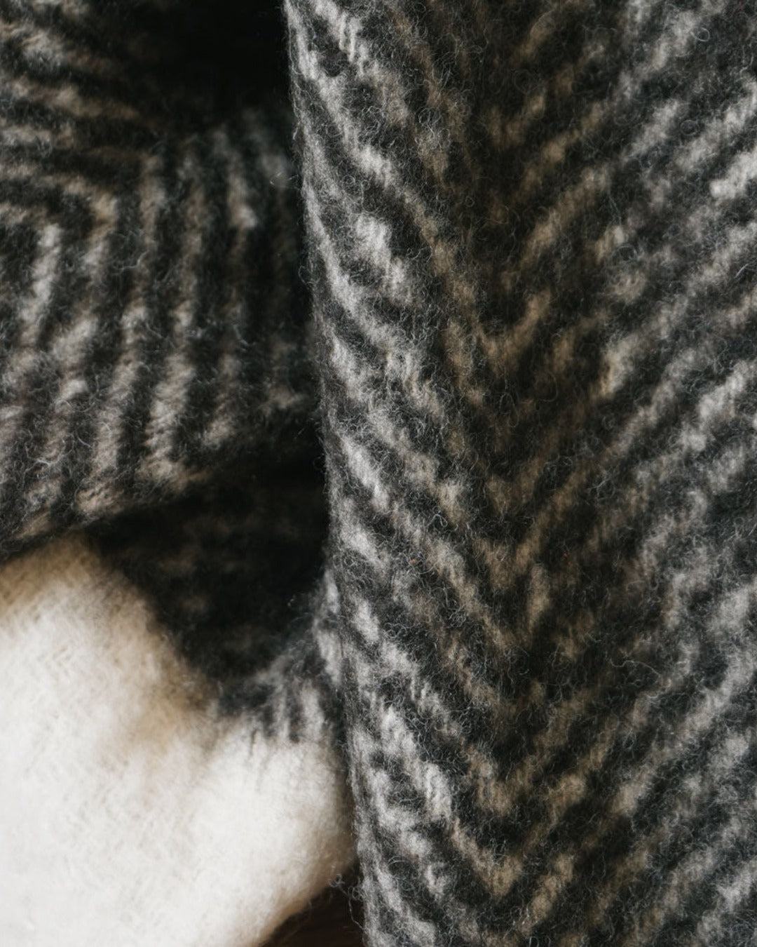 Bed And Philosophy - Throw Vicky - Black