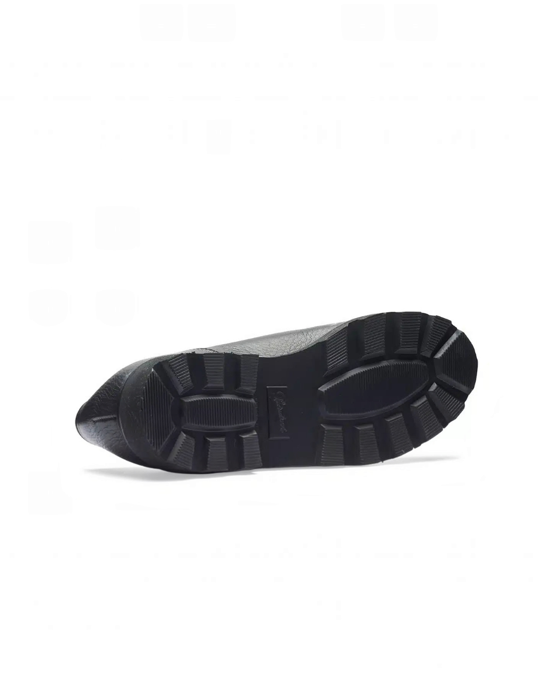 Semelle en gomme crantée noire des chaussures iconiques Michael de la marque Merci Paris en cuir de cerf