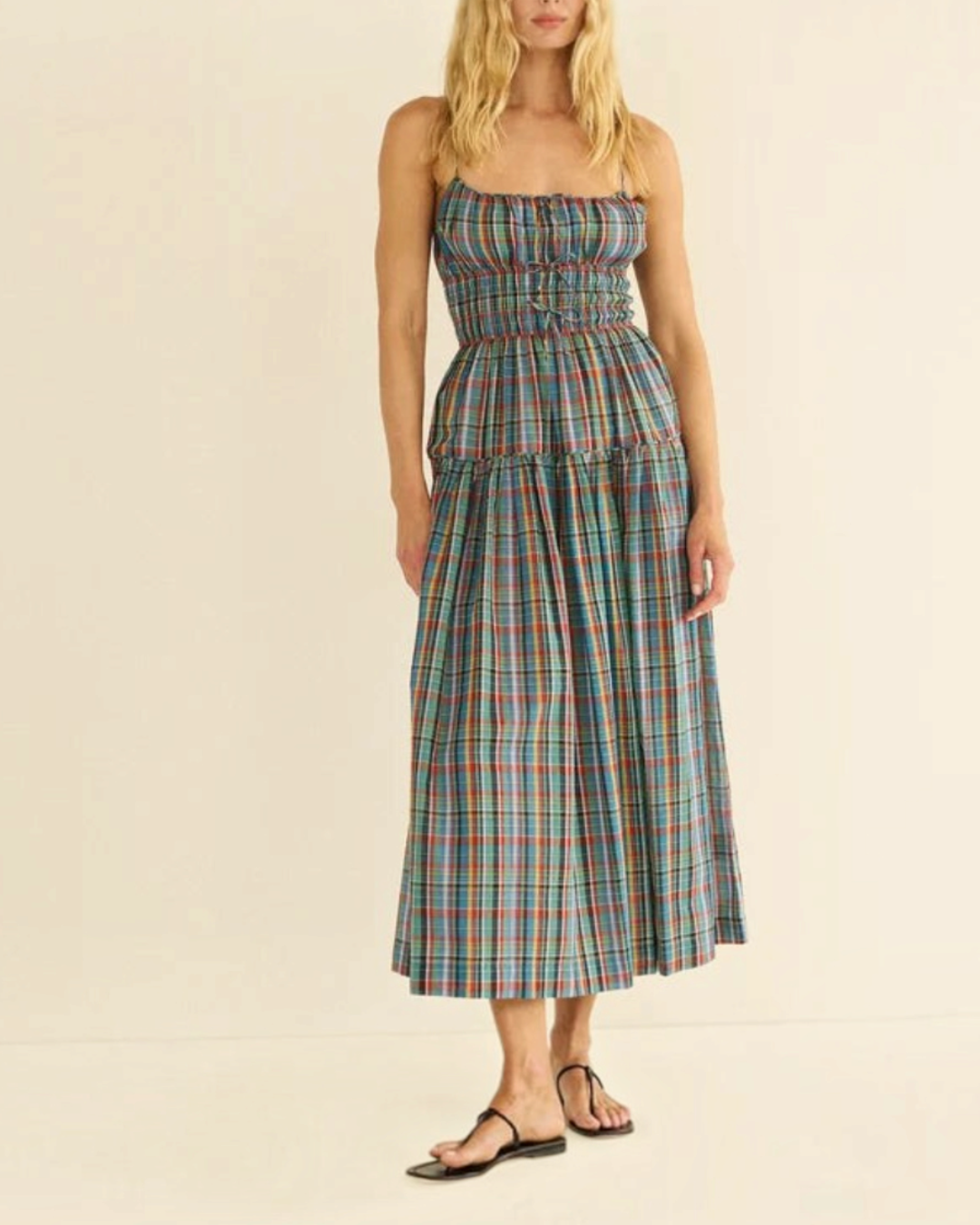 Robe midi Merci Paris Dôen Brielle en coton biologique bleu à carreaux avec bretelles fines et buste élastiqué
