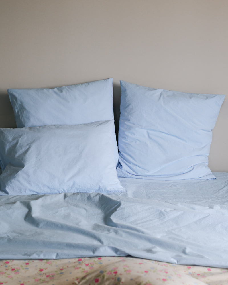Merci - Parure en percale de coton - Bleuet — détail et mise en scène