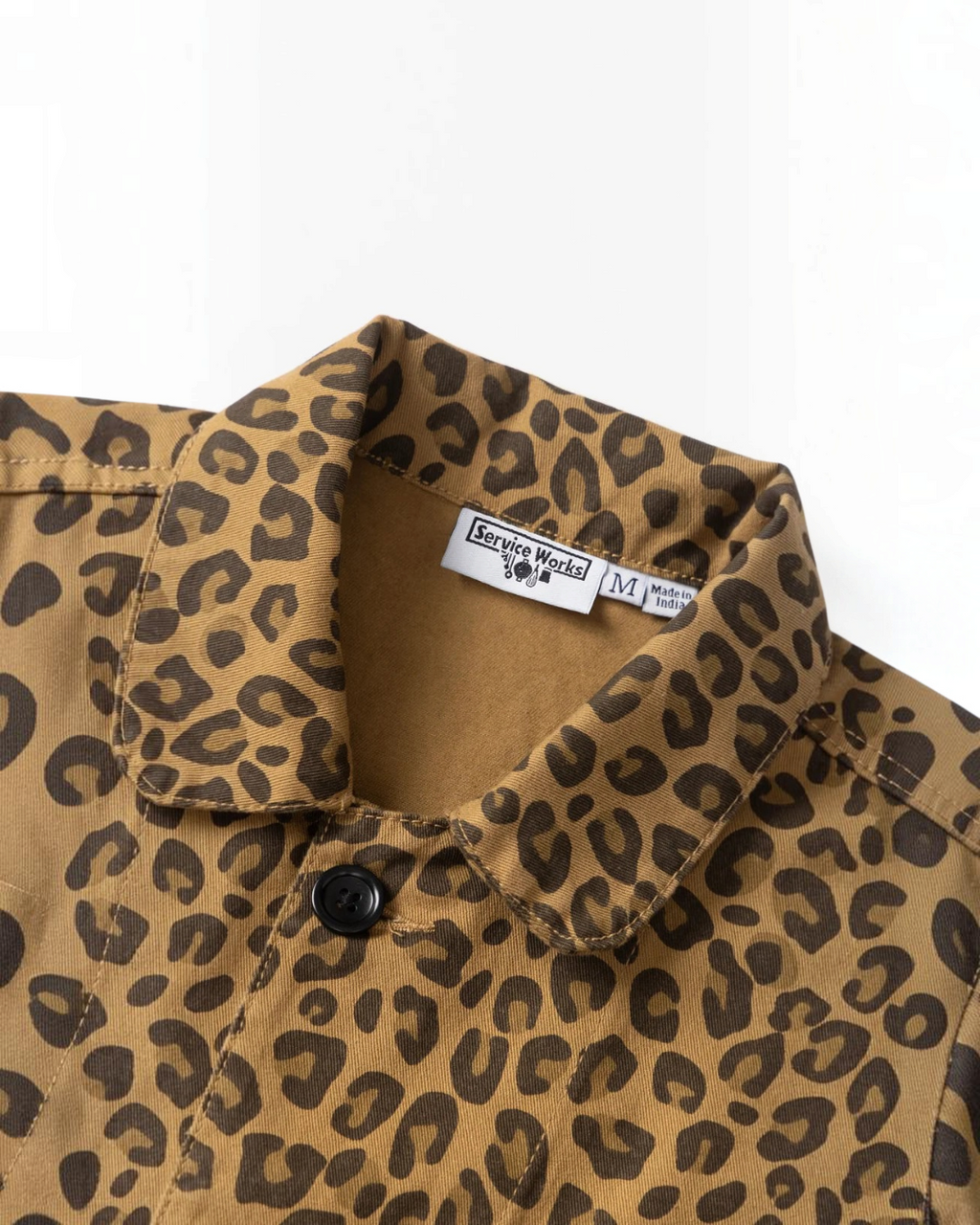 Surchemise Merci Paris Service Works en sergé de coton biologique à motif léopard avec col classique et boutons