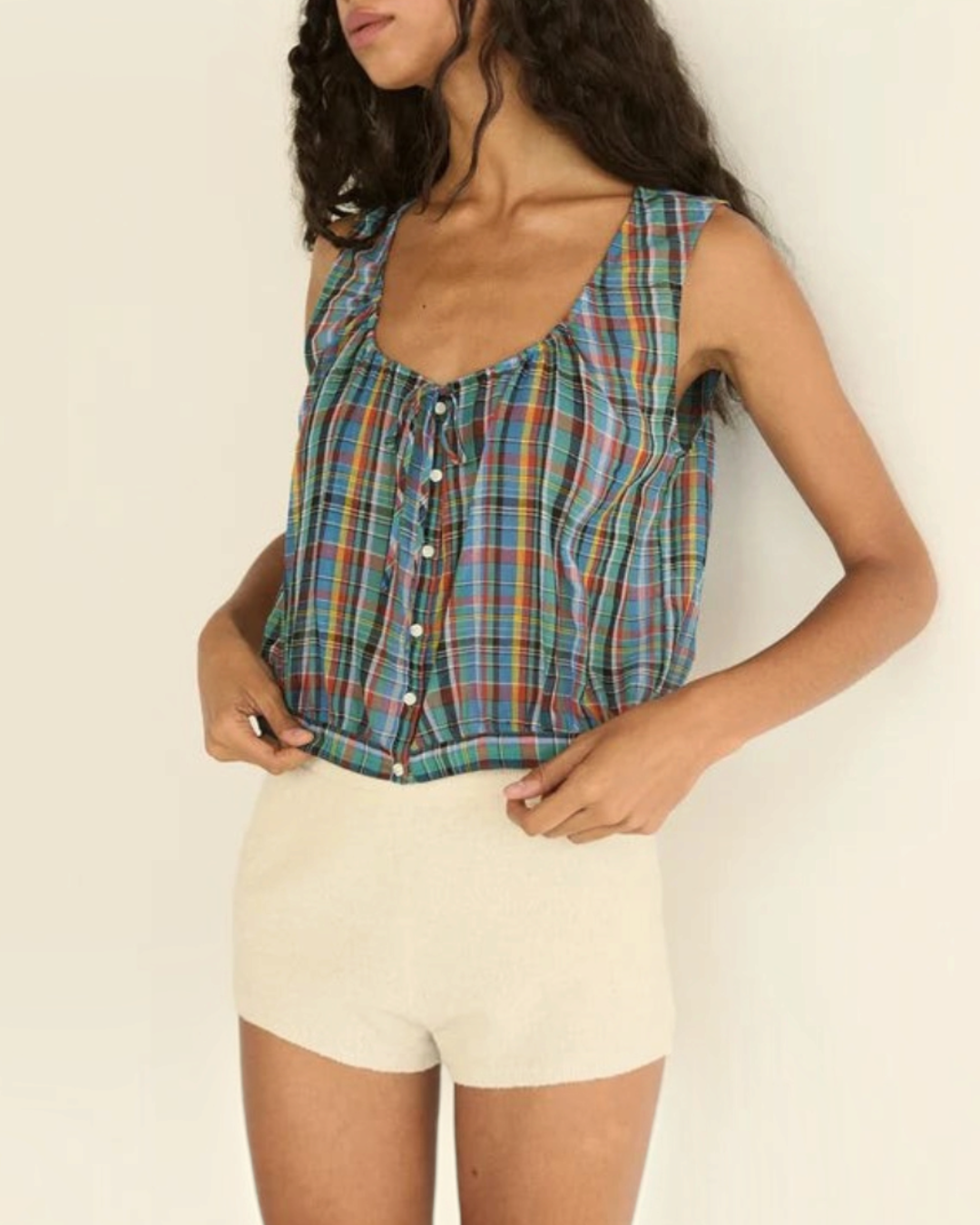 Sleeveless blouse Merci Paris Dôen in green checked organic cotton with rounded neckline and mother-of-pearl buttons