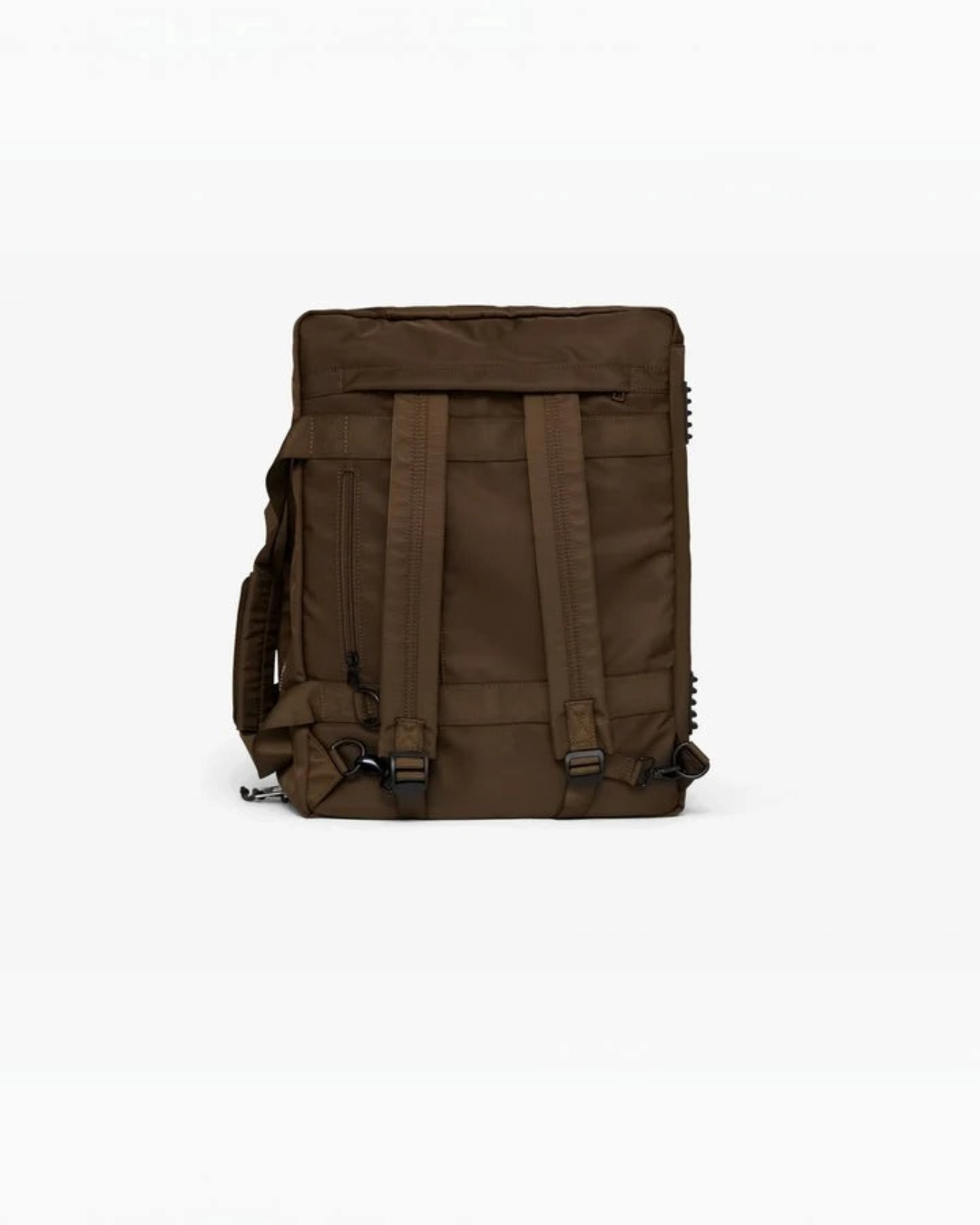 Sac de voyage Merci Paris AY Studios 35L marron en nylon recyclé avec bretelles escamotables et design scandinave