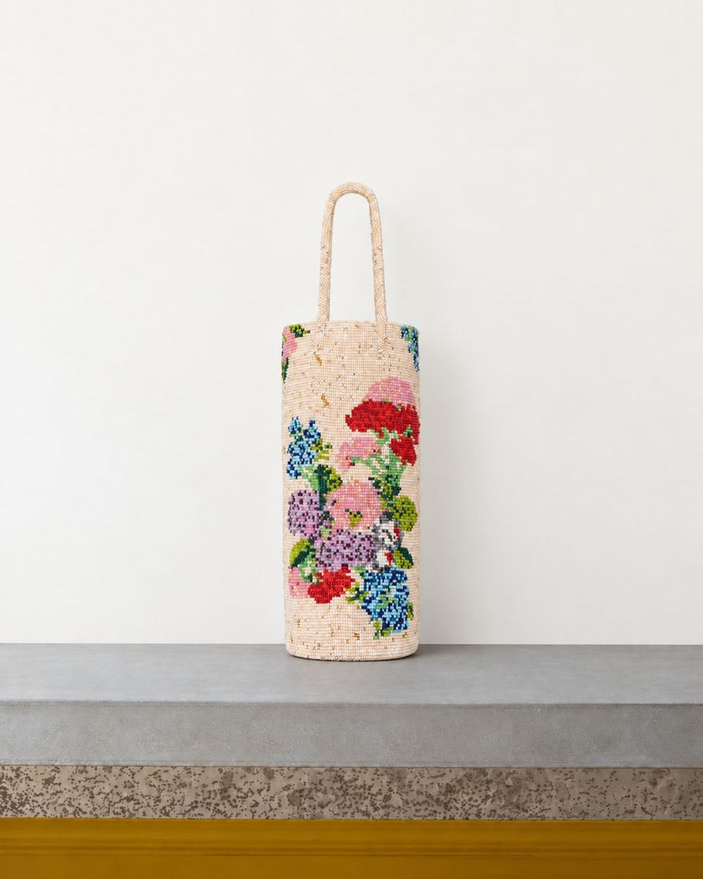 Cordera - Sac Perles Hortensia - Ecru – Vue sur banc