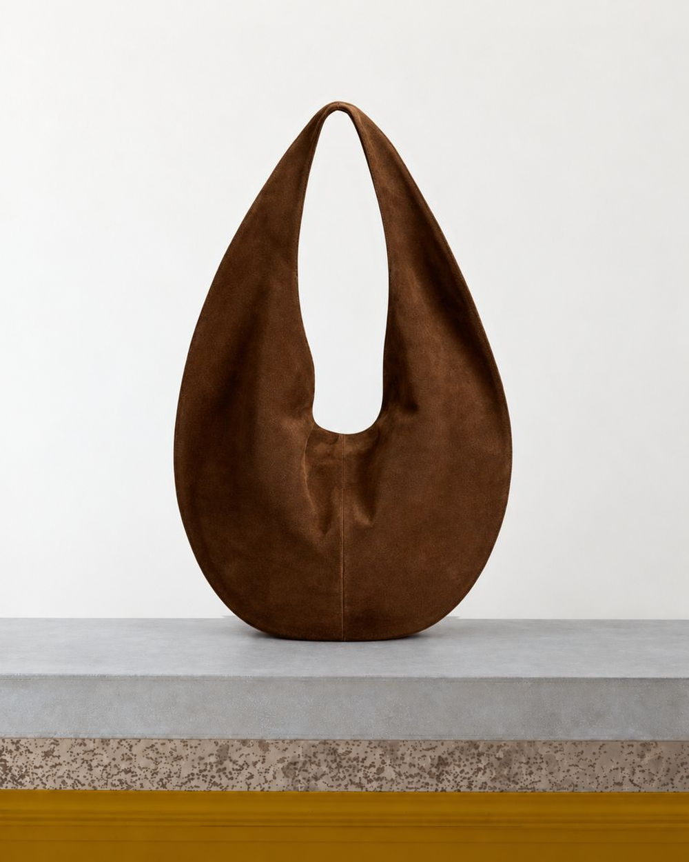 Maeden - Sac Market En Daim - Marron – Vue sur banc