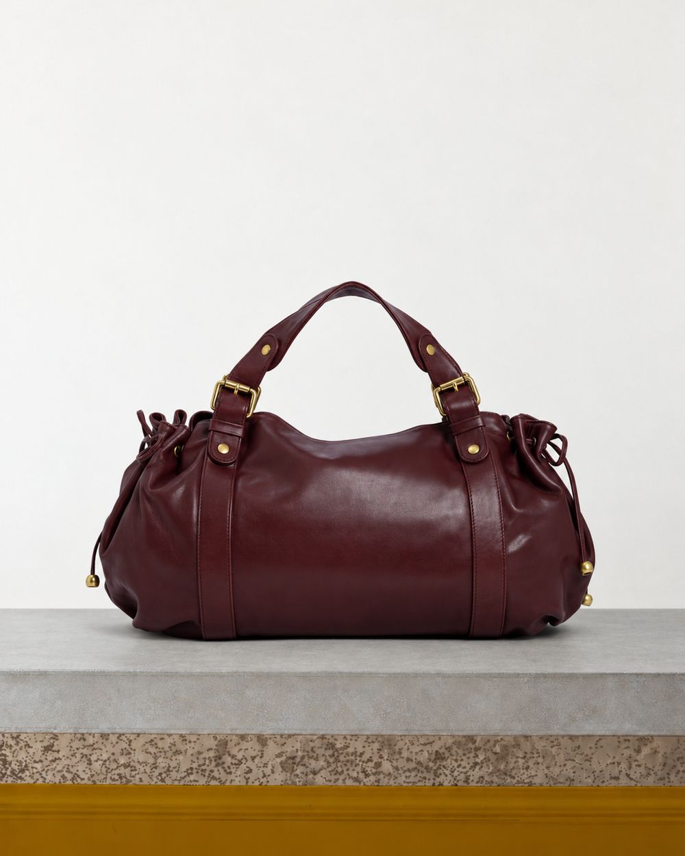 Gerard Darel - Sac À Main En Cuir 24H - Bordeaux – Vue sur banc