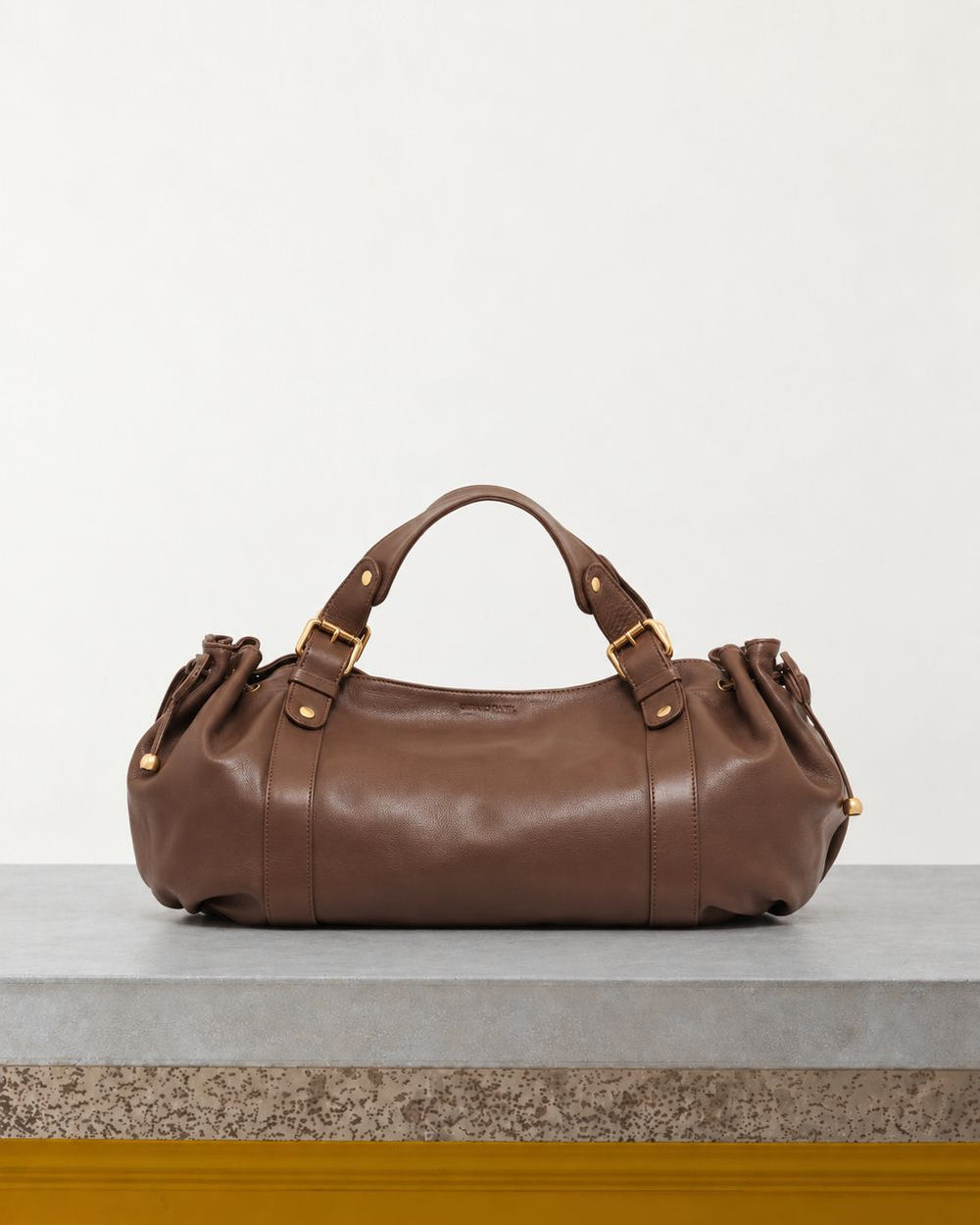 Gerard Darel - Sac Icones 24H - Taupe – Vue sur banc