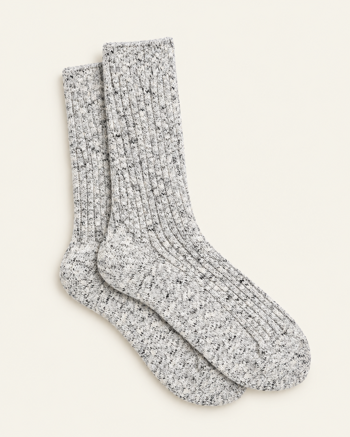 Anonymous Ism - Chaussettes Homespan Art Yarn Crew - Gris 80 — paire en packshot sur fond écru