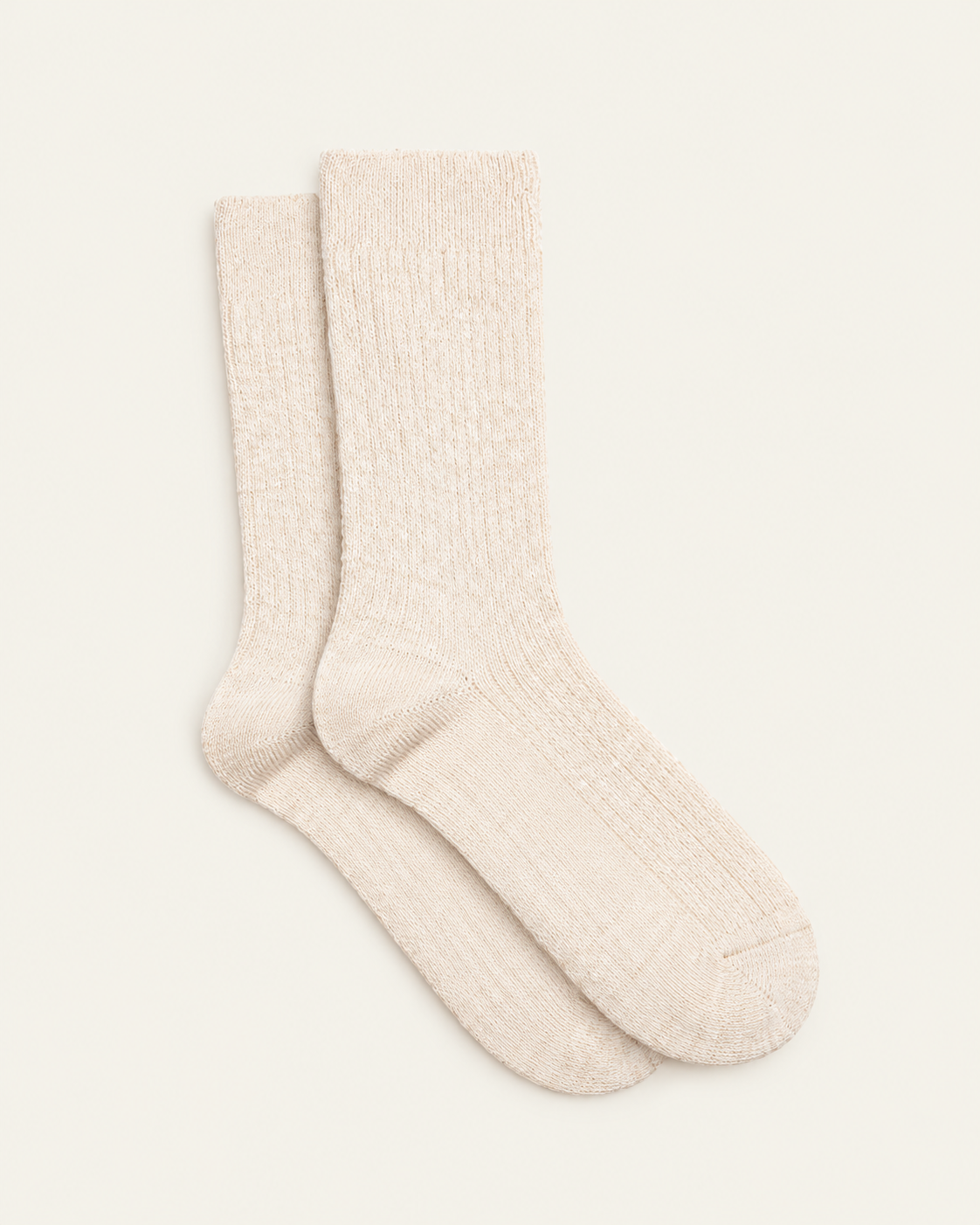 Anonymous ISM - Chaussettes Slub Crew - Beige 3 — paire en packshot sur fond écru