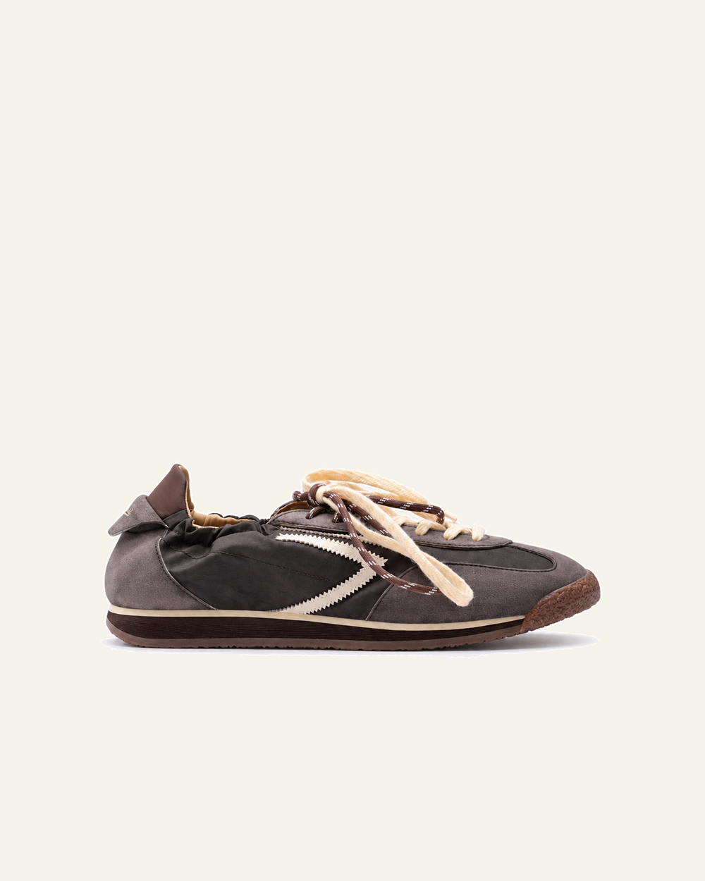 Puraai - Baskets 6.02 Panther - Glove - vue de profil