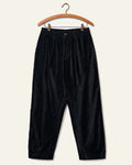 Universal Works - Pantalon Oxford Velours - Noir - sur cintre