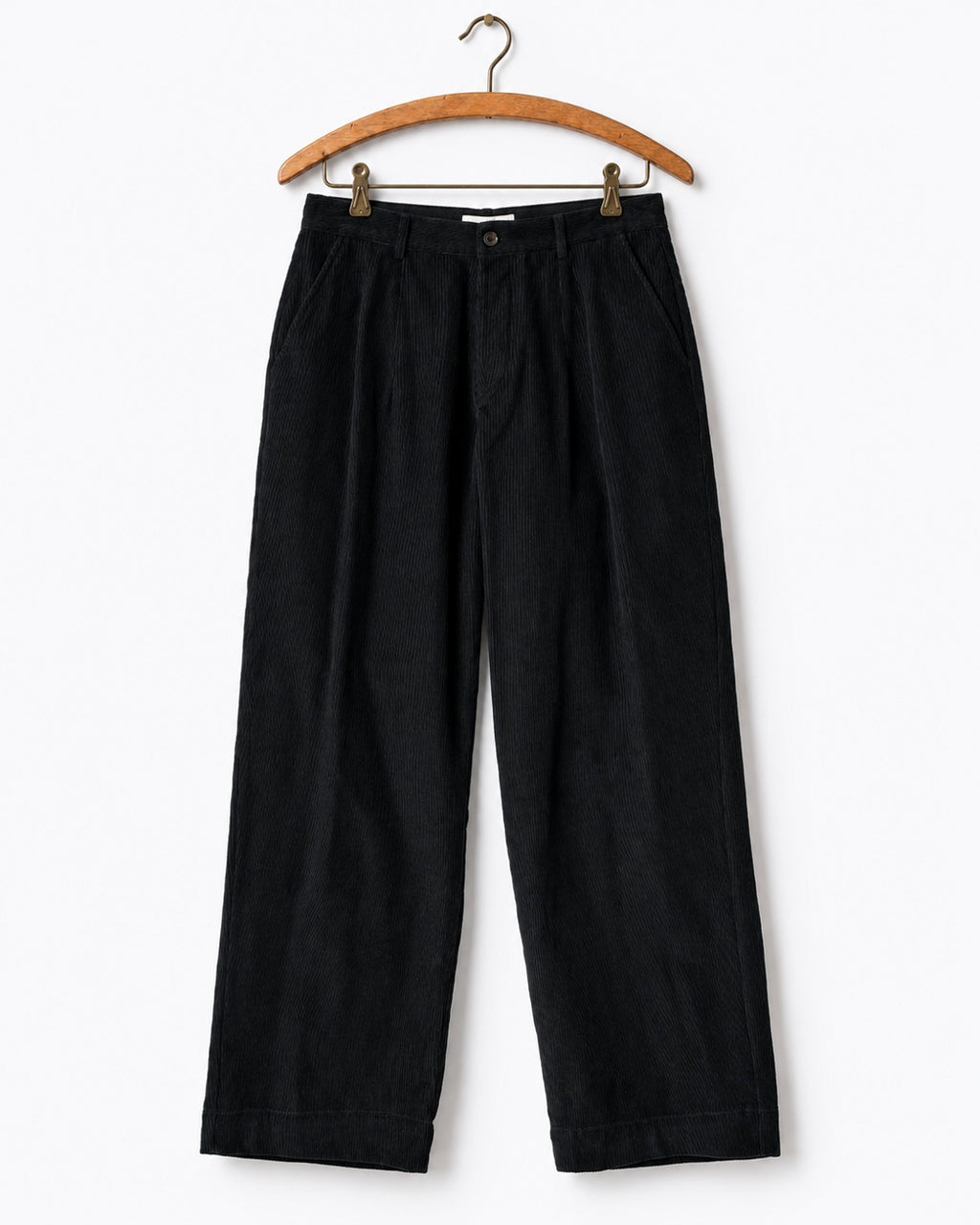 Universal Works - Pantalon Chino Grad - Noir - sur cintre