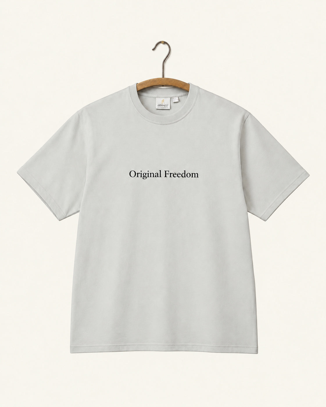 Gramicci - T-shirt Vase - Blanc, vue de face sur cintre